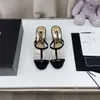 2023 Sandals de canal de moda feminino Sapatos de plataforma à prova d'água feminina Sandálias casuais de areia de areia chuvosa jhb