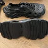 Pantofole scavate da uomo Sandali Design personalizzato Traspirante Corrente di marea superiore Ciabatte da spiaggia Settimana della moda di Parigi Scarpa fotografica da strada Scarpe moda uomo con scatola