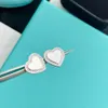 Luxos Brincos de Casamento Simples Designer Ear Studs Amor Diamantes Formato do Coração Atmosfera Sênior Brincos Clássicos Letras Temperamento Moda Presentes bom bonito