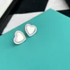 Luxos Brincos de Casamento Simples Designer Ear Studs Amor Diamantes Formato do Coração Atmosfera Sênior Brincos Clássicos Letras Temperamento Moda Presentes bom bonito