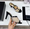 2023 Sandals de canal de moda feminino Sapatos de plataforma à prova d'água feminina Sandálias casuais de areia de areia chuvosa jhb