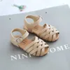 Sandalet Kız Sandalet Peep Toe Toddler Siyah Beyaz Bej Hollow Out Günlük Çocuklar Yaz Ayakkabıları 21-30 Çocuk Kaydırıcıları W0327