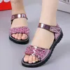 Sandaler Girls Summer Pearls Sandaler 2022 Ny koreansk version Barn Dent Beading Princess Beach Shoes 5 6 7 8 9 10 11 12 Year Old W0327