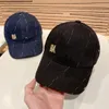 chapeau pour femmes en cuir