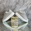 2023Now Designer Moda Sapatos casuais mulheres Novos sindicatos bege pretos Tênis de tênis de couro branco de camurça brancos treinadores camuflados