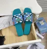 Europa Classica Lettera piatta Flat Slifors Female Summer Ramiongle Triangle Logo Flip-Flop Factory Direct Wholesale Direct