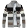 Maglioni maschili da uomo per cardigan collare maglione maglione da maglia abbigliamento inverno cerniera invernale più dimensioni