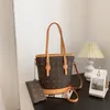 Классические сумки-мешки NEO NOE Женские коричневые кожаные сумки через плечо с монограммами и цветами Дизайнерская сумка через плечо на шнурке с кошельком на молнии 2023ss