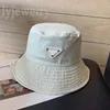 Trendig designer hinkar hatt för män lyxiga hattar klassisk vanlig bekväm casquette svart resor damer party nylon mens cap modetillbehör pj006 c23