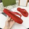 Designer de luxe G pantoufles en forme de V femmes hommes tongs mode caoutchouc extérieur pantoufles imperméables taille 35-42