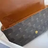 Bolso de cuero de diseñador de alta calidad Bolso de hombro Bolso de hombre para mujer Bolso de cadena con forma de concha Bolso de baguette de cuerpo cruzado Bolso de hombro de moda para mujer de lujo