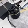 Chanei CFシリーズデザイナーバッグバケツバッグと女性用の財布ホーボーと肩のハンドバッグ18x16x12cm