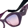 2024 Nuevo diseñador de lujo de alta calidad P Family's New Cat's Eye for Women in Street Photography Las mismas gafas de sol 07ys se entregan con correas de gafas