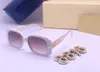 Retro-Sonnenbrille für Damen, kleine Sonnenbrille mit rechteckigem Rahmen, UV400-Schutz, Brillen für Sommer, Reisen, Strand, trendige Brillen, mit Box 8816