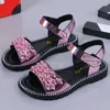 Sandaler Girls Summer Pearls Sandaler 2022 Ny koreansk version Barn Dent Beading Princess Beach Shoes 5 6 7 8 9 10 11 12 Year Old W0327