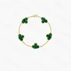 Cadeia de luxo de luxo quatro links designers de moda charme pulseiras para meninas mulheres 18k dourado prata preta branca vermelha verde marca bracelete jóias jóias j2303281