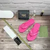 Slippers designer Herringbone Summer Ny typ tjock sula Non Slip Women's Candy Color Sandals Soft Jelly Clip Fötter 2nxu