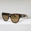 2024 Neue hochwertige neue Luxusdesignerin Sonnenbrille B Fashion weiblich Ins gleiche personalisierte Katzen -Augenplatte Sonnenbrille männlicher BB0050