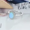 925 Srebrny pierścień z Blue Opal jako romantyczny prezent dla kobiet w Walentynki (Lin Jifang) Z0327