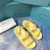 Sandalet Tasarımcı Velcro Sandalet Kalın Çözilmiş Kadınlar Yeni İnek Deri Muffin Yumuşak Sıradan Spor Plaj Ayakkabıları St2m