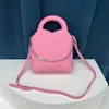 أزياء المرأة حقائب مخلب كبيرة الجودة حقائب المحافظ ألوان الحلوى سلسلة crossbody حقائب الكتف الصغيرة مع رسالة منقوشة