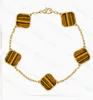Bracelet Link Chain Vintage Clover de alta qualidade, não desbotamento 18 estilos Designer de pulseira de tênis para mulheres Presente de casamento J2303283