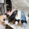 Miui каблуки обувь лучшего качественного женского атласного шелкового платья заостренное столовое столовое с чернозово