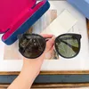 Lunettes de soleil à la mode de haute qualité 10% de réduction sur les lunettes de soleil de nouveau créateur de luxe pour hommes et femmes 20% sur style classique rond Tapon de soleil Réseau féminin rouge