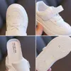 Första vandrare barn casual skor mesh sneakers pojkar sport andas tennis sneaker baby girls vår mode shell vit springa 230328