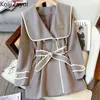 Chaquetas de mujer Koijizayoi Jas Hujan Elegan Musim Dingin Tebal Hangat Mantel Panjang Mode Wanita Kantor Sabuk Korea Gelas Anggur Drop Pakaian 230328