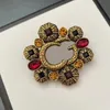 Broszka damska złoto G marka luksusy Desinger broszka kobiety Rhinestone perła list broszki garnitur Pin biżuteria odzież dekoracja akcesoria wysokiej jakości