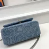 Designer kvinnlig väska crossbody väska singel axelväska 23p denim CF handväska kedja 2 storlekar mini mode internet kändis modeller går med allt