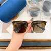 2024 Menores de gafas de sol de diseño para mujeres Caja de gafas de sol