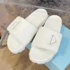 Tasarımcı Topuklu Yumuşak Yastıklı Nappa Deri Sandalet Yavru Topuk Slaytlar Tıknaz Sandles Katırlar Tasarımcı Kadın Düz Flip Flop Terlik Slide Sandal Kadınlar Sandalen