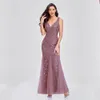 Abiti fai-da-te Sexy collo a V con scollo a V ricamato senza maniche con paillettes Slim Fishtail Brides OEM Bodycon Party Customization Dress per le donne