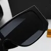 2023 Designers Mens Funky Sunglasses Ladies Solglasögon Famous Sungod Glasses UV Polariserade retro glasögonglasögon utomhussportrampolisglasögon