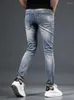 Jeans pour hommes Mode imprimé Ripped Hommes Summer Casual Light Blue Slim Fit Straight Denim Pantalon CP2269