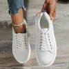 Обувь для обуви новая белая ботинки для женщин для женщин повседневная и удобная плоская обувь мода вулканизированная обувь