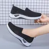 Klänningskor kvinnors skor sommarkomfort plus storlek damer mesh andningsbara sneaker strumpor kvinnor ljus casual sportskor platt kvinnor loafers aa230328