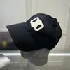 Designer baseball mössor kvinnor män klassiska märke mode hattar sportiga casquette brev breda brim sunhats lyx justerbara skalle mössor