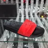 Frau Designer Slipper Pool Luxusschuh Gummi Slide Mann Buchstaben Confort flache schwarze Sandale weiß bunter Aufdruck Sommer Pool draußen