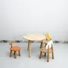Kraftfull tillverkare trä barnstol bord set månmolnstol rolig liten pall