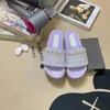 2023 Женские роскошные дизайнерские тапочки на плоской подошве сандалии летняя брендовая обувь классические синие пляжные модные сандалии Леди на открытом воздухе высококачественные тапочки Слайды Туфли на платформе