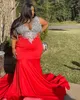 Fabelhafte Plus Size Lace Ballkleider Sheer V-Ausschnitt Abendkleider Mermaid Perlen applizierte Satin Quasten Kleid für besondere Anlässe