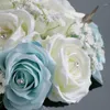 Fiori decorativi con bouquet da sposa di rose naturali artificiali con nastro di raso di seta Festa nuziale da damigella d'onore rosa bianca blu 2023