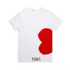 Модные мужские игровые футболки Дизайнер Рубашка Красная Сердце Объединяет повседневные женские рубашки Des Badge Garcons High Quanlity Tshirts Хлопковая вышивка Top E7 809