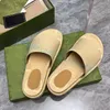 2023 Zapatillas de diseñador Tacón medio Plataforma Deslizadores Sandalias Hombres de lujo sandalia playa zapatos de mujer beige gris azul Ratón lienzo impreso Piscina de moda Toboganes de verano Con caja