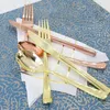 Conjuntos de vajillas Juego de cubiertos desechables de 3 piezas Cuchillos de plástico de oro rosa Tenedores y cucharas Vajilla dorada occidental portátil Herramientas de cocina