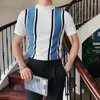 Herr t -skjortor färgglada semi Turtleneck stickad skjorta Autumn Big Multi Color Stripe Tee Men Slim Fit Fancy Male Pull Homme Outfit