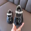 Sneakers 2023 Spring Girls Leather Shoes Kids Fashion Cute Pearls Princess Children s Anti Slip Flat G590 230329